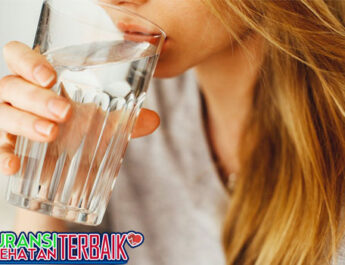 Minum Air Putih Setelah Bangun Tidur Lebih Banyak Manfaat