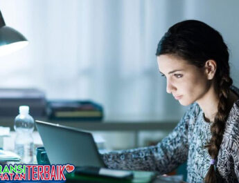 Akibat Duduk Terlalu Lama Selama WFH, Bokong Pegal? Begini Cara Mengatasinya